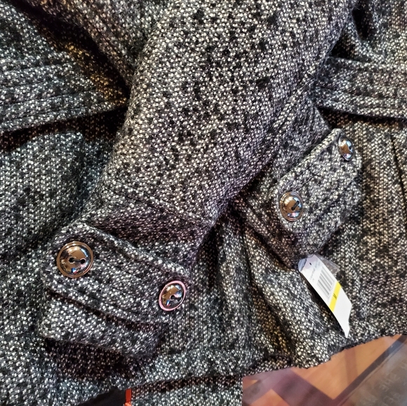 New never worn coat. NWT - Picture 6 of 6